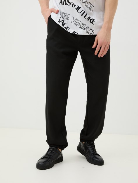 Мужские брюки VERSACE JEANS COUTURE, Артикул 76GAA100, черный | 3818633. Ракурс 1