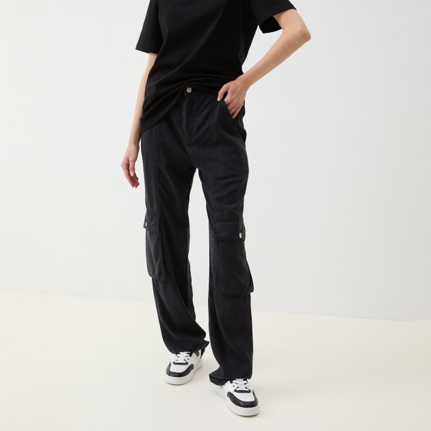 Женские брюки карго MO5CH1NO JEANS WHITE BLACK.. AND MORE, Артикул 0335 M, черный | 3931989. Ракурс 1