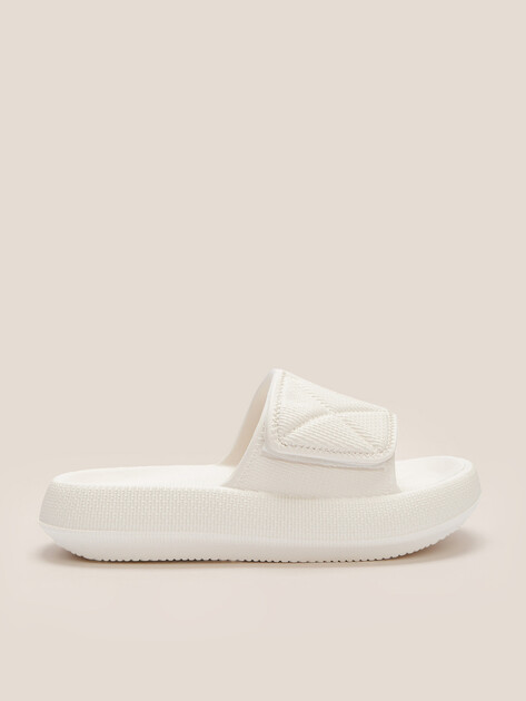 Женские сланцы TENDANCE, Артикул HVJ-Y2112029, светло-бежевый | 3943713. Ракурс 1