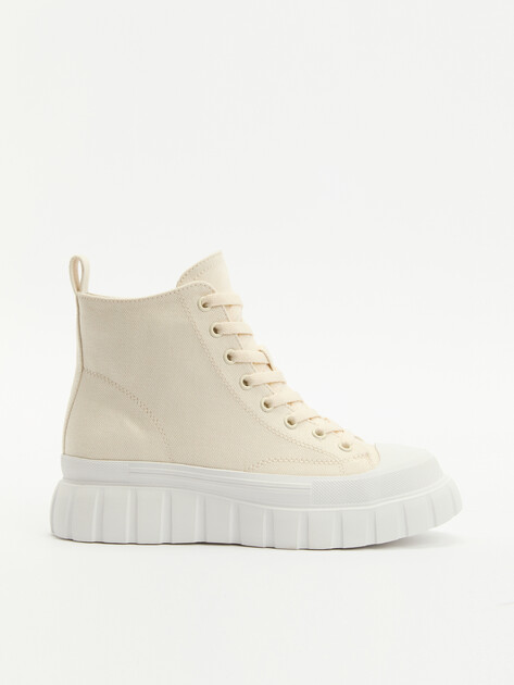 Женские высокие кеды из денима TENDANCE, Артикул YS-2171-51, светло-бежевый | 4078582. Ракурс 1