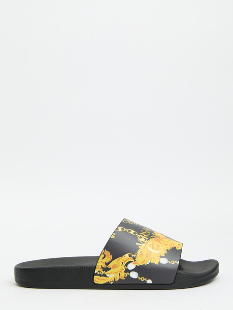 Женские сланцы VERSACE JEANS COUTURE SHELLY, Артикул 77VA3SQ3, черный | 4092028. Ракурс 1 Женские сланцы VERSACE JEANS COUTURE SHELLY, Артикул 77VA3SQ3, черный | 4092028. Ракурс 1
