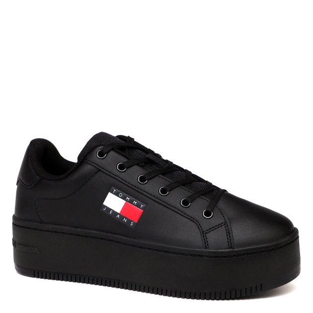 Iconic tommy jeans deals