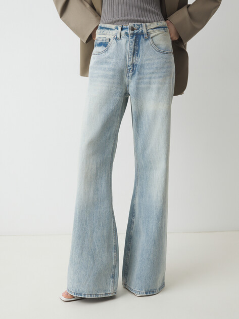 Женские джинсы клеш MAISON DAVID, Артикул QL-23-02, светло-голубой | 4218770. Ракурс 1