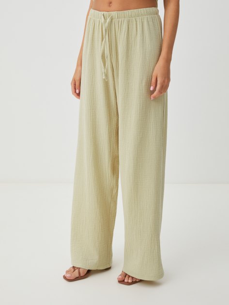 Женские широкие брюки из муслина MAISON DAVID, Артикул BLN920, бледно-зеленый | 4235383. Ракурс 1