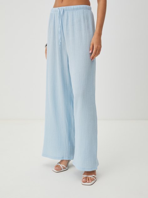 Женские широкие брюки из муслина MAISON DAVID, Артикул BLN920, небесно-голубой | 4235446. Ракурс 1