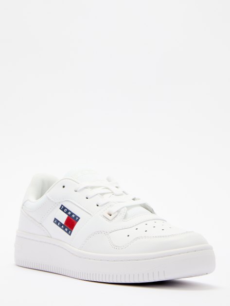 Женские кеды TOMMY JEANS RETRO ESSENTIAL LEATHER FINE-CLEAT BASKETBALL TRAINERS, Артикул EN0EN02505, белый | 4270404. Ракурс 1 Женские кеды TOMMY JEANS RETRO ESSENTIAL LEATHER FINE-CLEAT BASKETBALL TRAINERS, Артикул EN0EN02505, белый | 4270404. Ракурс 1