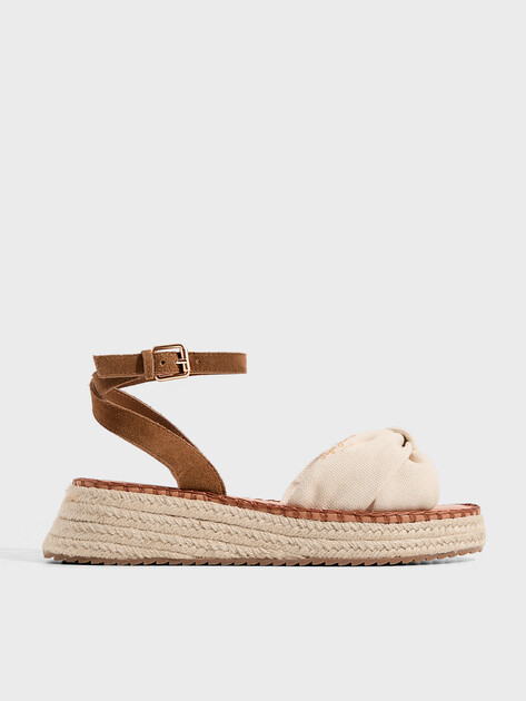 Женские сандалии PEPE JEANS KATE BASS, Артикул PLS90690, молочно-белый | 4315664. Ракурс 1