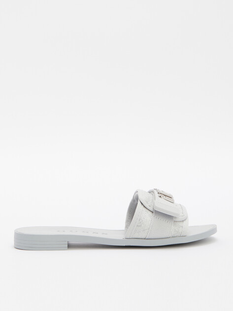 Женские шлепанцы GUESS ELYZE4, Артикул FLJELYLEL19, серебряный | 4372435. Ракурс 1