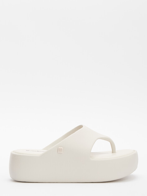 Женские ароматизированные вьетнамки MELISSA FREE PLATFORM THONG AD, Артикул 36088, молочно-белый | 4394752. Ракурс 1 Женские ароматизированные вьетнамки MELISSA FREE PLATFORM THONG AD, Артикул 36088, молочно-белый | 4394752. Ракурс 1