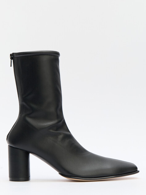 Ботильоны MM6 MAISON MARGIELA, Артикул S66WU0120, черный | 4449790. Ракурс 1 Ботильоны MM6 MAISON MARGIELA, Артикул S66WU0120, черный | 4449790. Ракурс 1