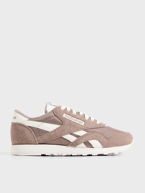 Женские кроссовки REEBOK CLASSIC NYLON, Артикул CLASSIC NYLON, серо-коричневый | 4494711. Ракурс 1