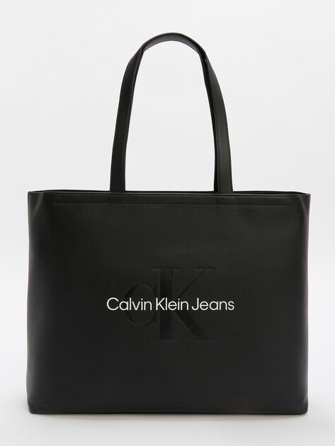 Женский тоут CALVIN KLEIN JEANS SCULPTED SLIM TOTE34 MONO, Артикул K60K612222, черный | 4526627. Ракурс 1
