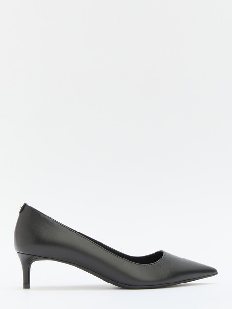 Женские туфли MICHAEL KORS ALINA FLEX KITTEN PUMP, Артикул 40R3ALMP1L(K), черный | 4527406. Ракурс 1 Женские туфли MICHAEL KORS ALINA FLEX KITTEN PUMP, Артикул 40R3ALMP1L(K), черный | 4527406. Ракурс 1