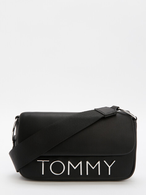 Кросс-боди TOMMY JEANS TJW BOLD ELONGATED FLAP CROSS., Артикул AW0AW16258, черный | 4531163. Ракурс 1