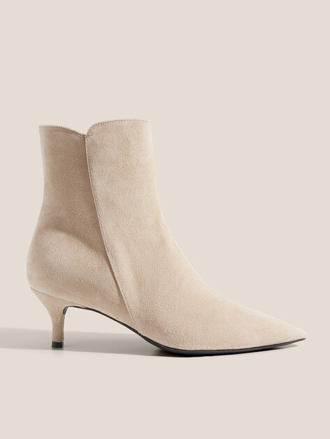 Ботильоны FURLA CORE, Артикул YK26FCD, светло-бежевый | 4543035. Ракурс 1