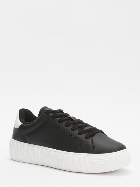 Мужские кеды TOMMY JEANS Essential Leather Embossed Chunky Trainers, Артикул EM0EM01159, черный | 4572992. Ракурс 1 Мужские кеды TOMMY JEANS Essential Leather Embossed Chunky Trainers, Артикул EM0EM01159, черный | 4572992. Ракурс 1