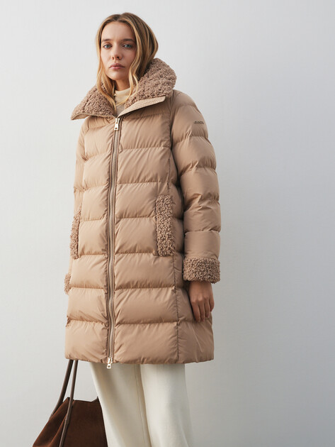 Женский пуховик GEOX W VILDE, Артикул W5628E, бежевый | 4608988. Ракурс 1