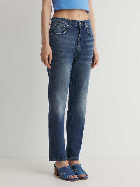 Женские прямые джинсы MO5CH1NO JEANS DENIM, Артикул 0317 SS25 MAIN, темно-синий | 4644588. Ракурс 1 Женские прямые джинсы MO5CH1NO JEANS DENIM, Артикул 0317 SS25 MAIN, темно-синий | 4644588. Ракурс 1