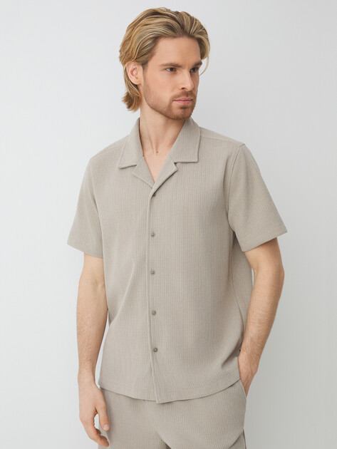 Мужская рубашка GUESS SS BARON TEXTURED KNIT SHIRT, Артикул M5GP21KCRY0, серо-бежевый | 4661419. Ракурс 1 Мужская рубашка GUESS SS BARON TEXTURED KNIT SHIRT, Артикул M5GP21KCRY0, серо-бежевый | 4661419. Ракурс 1