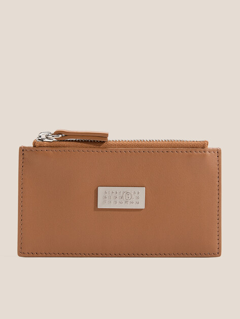 Картхолдер MM6 MAISON MARGIELA NUMERIC BIFOLD WALLET, Артикул SA5UI0016, бежево-коричневый | 4664297. Ракурс 1