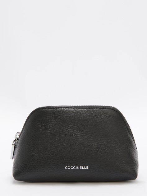Женская косметичка COCCINELLE TRAVEL BEAUTY GRAINED LEATH., Артикул E5 TMF 25 02 01, черный | 4786514. Ракурс 1