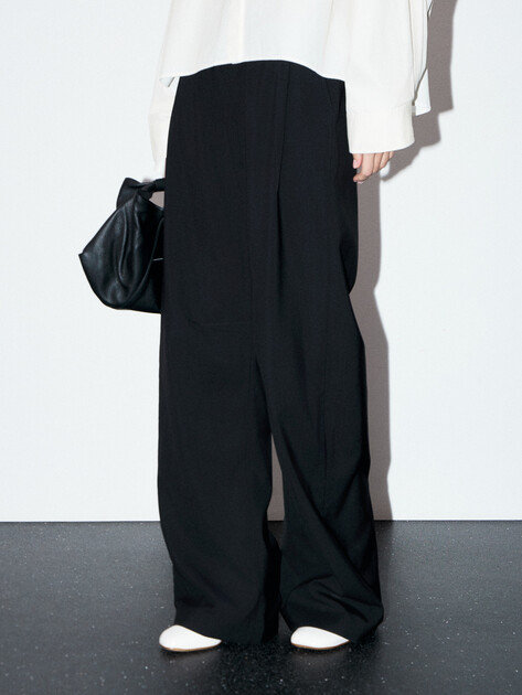 Женские широкие брюки  MM6 MAISON MARGIELA, Артикул S52KA0517, черный | 4854393. Ракурс 1