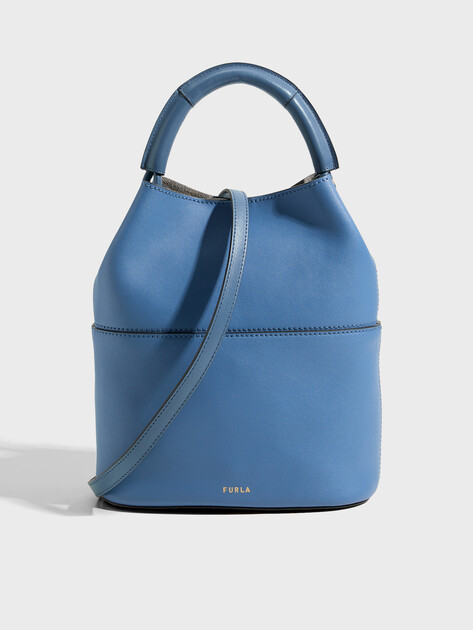 Женская сумка  FURLA, Артикул FURLA SFERA S BUCKET BAG 23, синий | 4858222. Ракурс 1