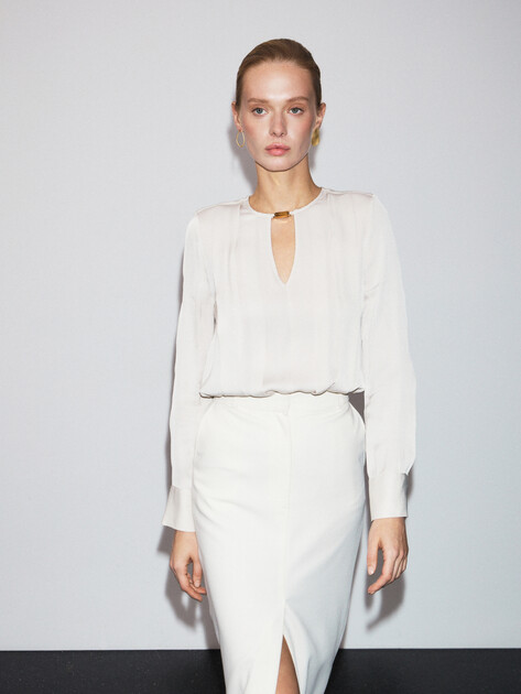 Женская блузка MARCIANO BY GUESS ANITA V NECK LS BLOUSE, Артикул 5YGH147356A, серо-бежевый | 4889876. Ракурс 1