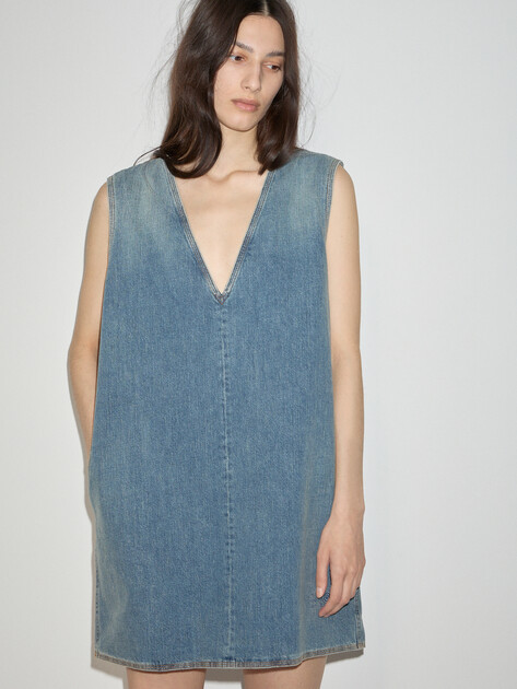 Женское платье MM6 MAISON MARGIELA Midi Dress, Артикул S62DD0049, серо-голубой | 4894441. Ракурс 1