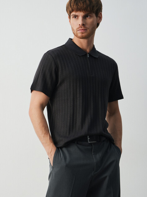 Мужское поло GUESS SS GRADY RIB ZIP POLO, Артикул M5BP23K0780, коричневато-серый | 4948689. Ракурс 1