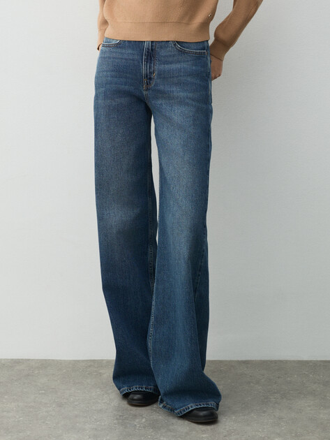 Женские широкие джинсы  GUESS BELLFLOWER, Артикул W5YA82D4K30, синий | 4958380. Ракурс 1