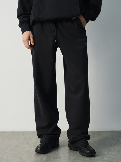 Мужские брюки GUESS LASI STRAIGHT LEG PANT, Артикул Z5BB03KCE91, черный | 4960756. Ракурс 1