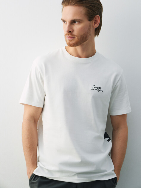 Мужская футболка GUESS SS BSC MEMORIES TEE, Артикул M5BI63KBZV1, белый | 4992288. Ракурс 1