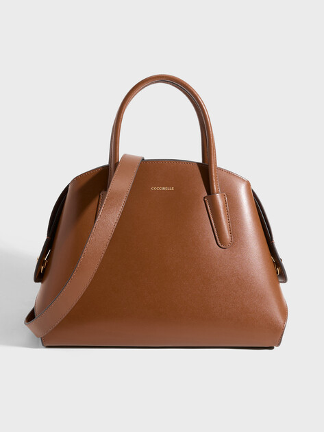 Женский тоут COCCINELLE HANDBAG CALF SMOOTH LEATHER, Артикул E1 U7K 18 02 01, светло-коричневый | 5034638. Ракурс 1
