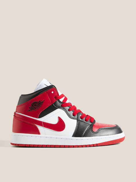 Женские высокие кеды NIKE Air Jordan 1 Mid WMNS, Артикул BQ6472, черный | 5039662. Ракурс 1