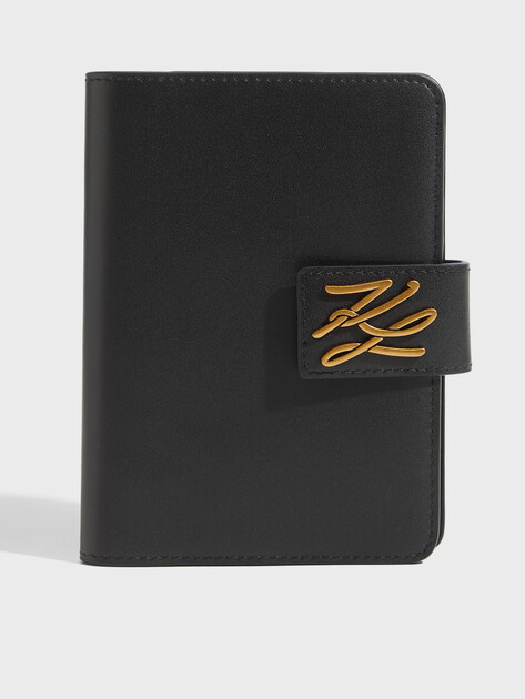 Женская обложка для паспорта KARL LAGERFELD k/autograph passport case, Артикул B3W32085, черный | 5052606. Ракурс 1
