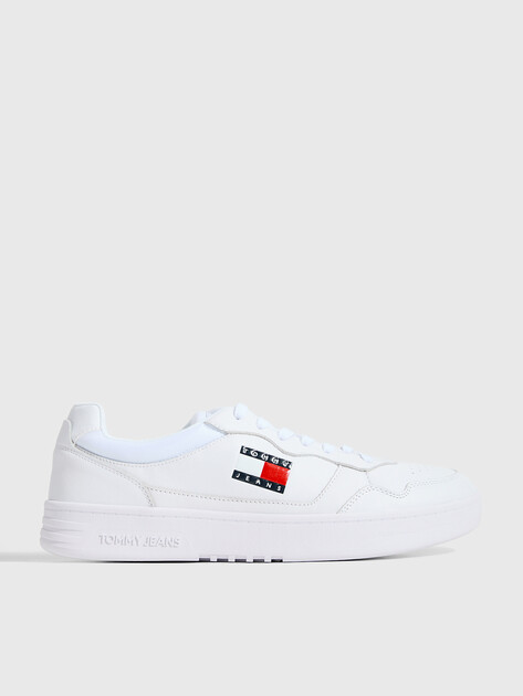 Мужские кеды TOMMY JEANS Embossed Cupsole Trainers, Артикул EM0EM01443, белый | 5063856. Ракурс 1
