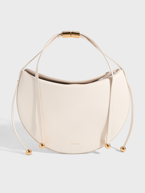 Женская сумка  FURLA, Артикул FURLA MOONSTONE M SHOULDER BAG, молочно-белый | 5079525. Ракурс 1