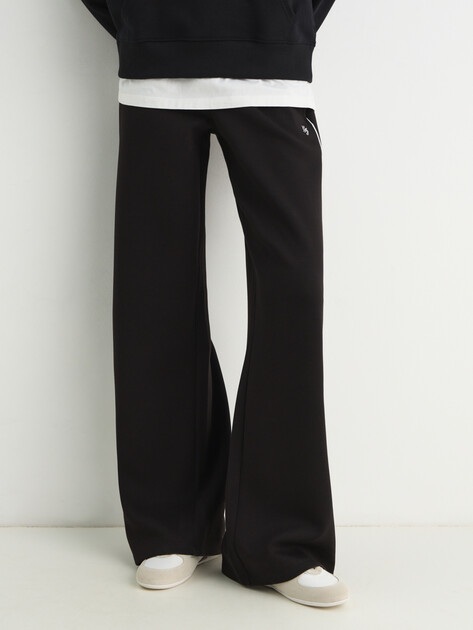 Женские брюки GUESS JEANS GJ SCUBA TRACK PANT, Артикул W6RB43KD122, черный | 5090283. Ракурс 1
