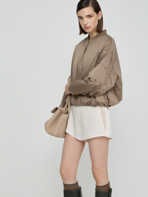 Женский бомбер GUESS LORRAINE BOMBER, Артикул W6RL26WJ662, коричнево-бежевый | 5157766. Ракурс 1