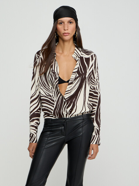Женская блузка GUESS LS BASTIENNE SHIRT, Артикул W6GH52W1975, анималистичный принт | 5215582. Ракурс 1