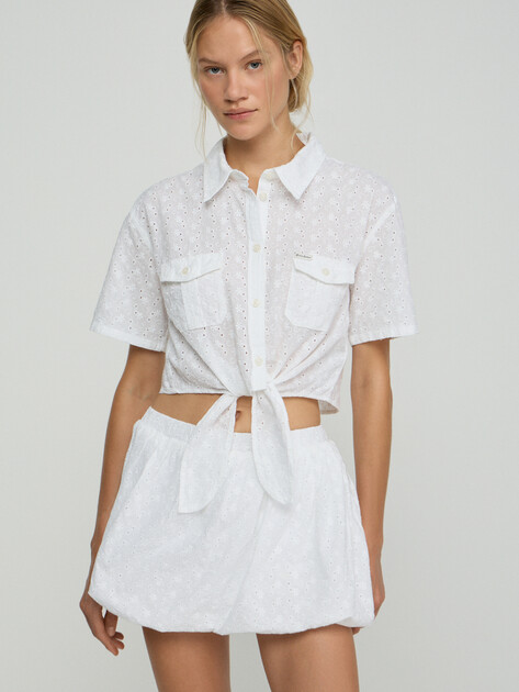 Женский топ GUESS JEANS GJ CROPPED FRONT TIE TOP, Артикул W6GHA3WO331, белый | 5255354. Ракурс 1