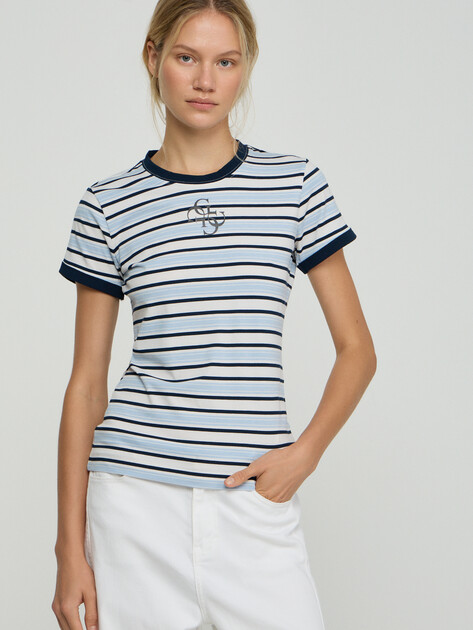 Женская футболка GUESS SS CN STRIPED MINI 4G LOGO TEE, Артикул W6GI18K3040, белый | 5255993. Ракурс 1