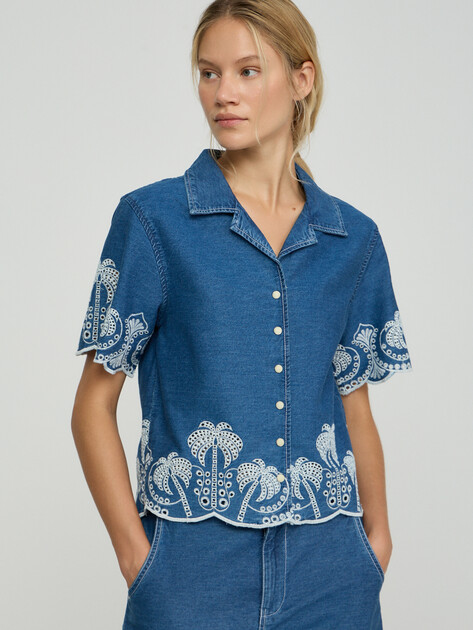 Женская джинсовая рубашка GUESS PETRA SHIRT, Артикул W6GH15D0687, синий | 5256263. Ракурс 1